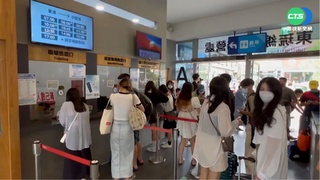連假首日人潮湧東琉線 業者加開船班疏運