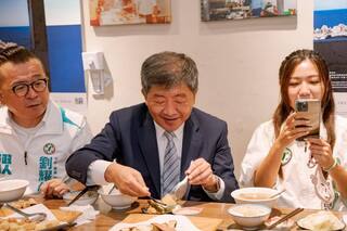 陳時中宵夜滷肉飯被爆「盜圖」　小編急刪、道歉稱：誤用