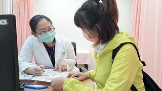 偏頭痛不要忍！醫師籲正確用藥 若忍到極限恐藥物反應不佳