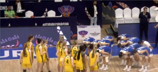 U18籃女將雖敗猶榮！90度鞠躬卻遭網批：輸還要謝謝？