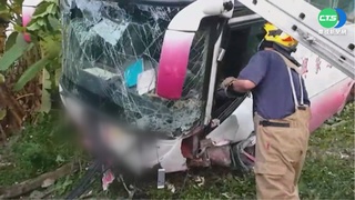 台南楠西中巴衝邊坡 駕駛一度受困8人傷