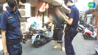 男失控持刀狂追學生 逃超商求店員幫報警