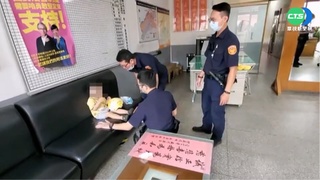 3歲童走失險被撞! 熱心騎士報警助童返家