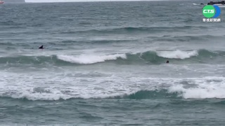 父子外木山海灘戲水 父不熟海相遭捲溺斃