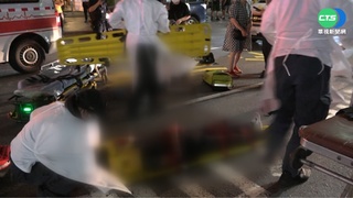 失智老婦出門遭機車撞飛 巨響嚇壞目擊民眾