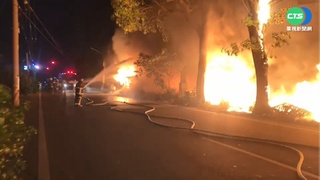 西螺鐵皮工廠陷火海! 濃煙直竄天際