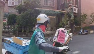 郵差按門鈴「馬上閃人」 背後原因網嘆：體諒一下