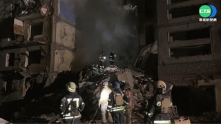 俄連夜轟炸札波羅熱 毀多棟民宅至少12死