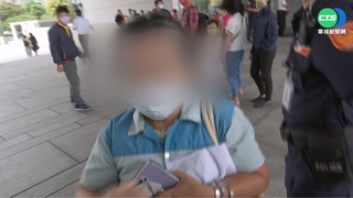 台中雙十升旗插曲 婦人陳情遭驅離喊救命