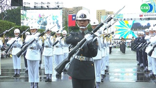 國慶重頭戲! 三軍儀隊靜默槍法震撼全場