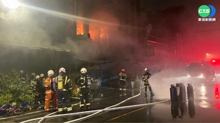 桃園民宅火 1樓小吃店廚具.冰箱全燒毀