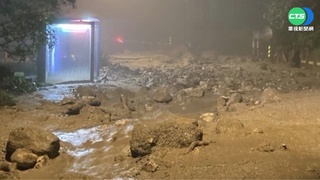 雨灌陽明山!土石流阻通行 陽金公路二次坍