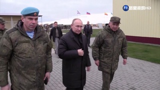 秀肌肉提升士氣 普丁巡靶場親自試射狙擊槍