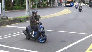 騎士跨車道進待轉區 北市交工處:非逆向!