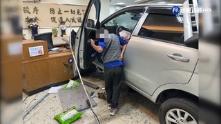 碰!男子酒駕撞進派出所 值班警反應快跳開