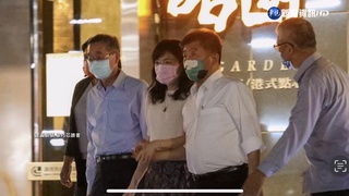 被爆醉摟美魔女 陳時中批:蹭聲量"跟騷"不道德