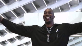 NBA魔獸Howard抵台! 上百粉絲熱情接機