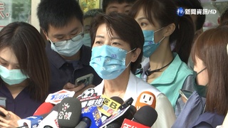 PO孫運璿合照挨批 黃反嗆:執行力分顏色?