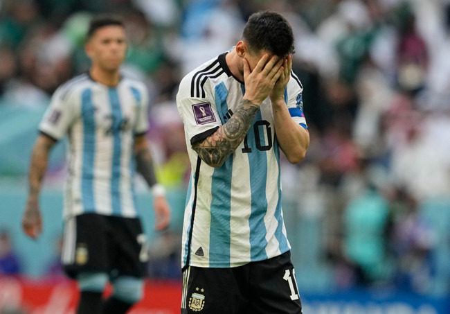 阿根廷世足首戰爆冷吞敗 晉16強機率僅11% | 華視新聞
