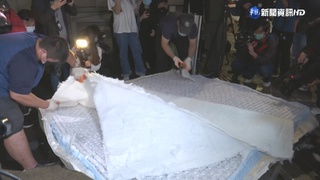 汪小菲喊把床燒了! S Hotel前割破大S床墊