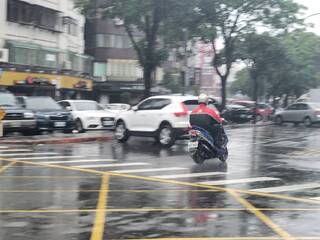 華南雲雨帶持續影響 今明有雨周六天氣漸好轉