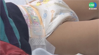 千萬床墊之亂揭奇葩“回憶殺“ 媽媽不讓戒尿布原因…