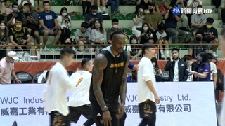 因傷隨隊不上場!"魔獸"當觀眾 球迷搶拍照