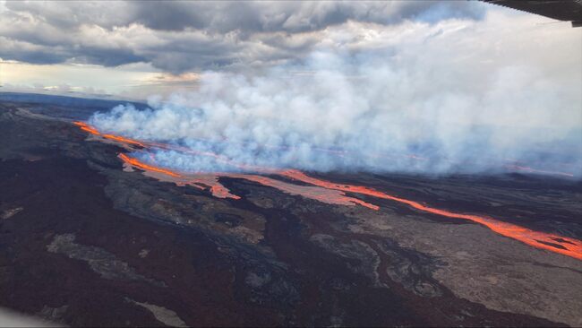 世界最大活火山爆發！噴發大量"火山玻璃絲" 美國密切關注 | 華視新聞