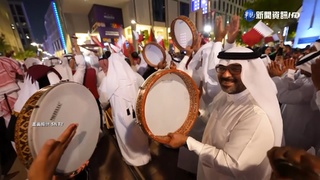 世足球迷超級變變變 不比火辣改拚創意