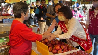 嘉市長決戰黃金周! 藍綠候選人跑市場拜票