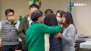 民進黨南市議會黨團爭議 邱莉莉委屈飆淚