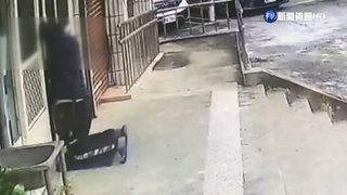 寒風騎車凍到臉發白! 男路過警局癱軟求救