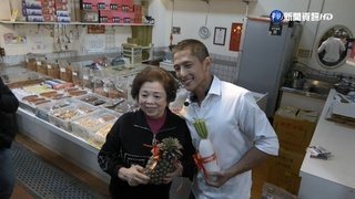 吳怡農跑行程目睹車禍 下車查看"跪地護騎士"