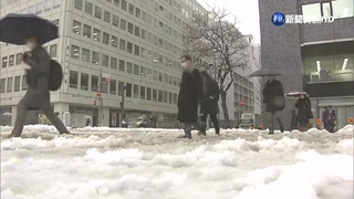 不畏日本最強寒流 觀光客興奮滑雪.泡湯!