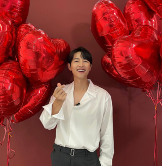 離婚宋慧喬3年半！宋仲基無預警認愛英國女友 經紀公司盼「大家溫暖看待」