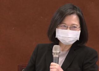 記者提「745」天沒開放受訪 蔡英文笑回「你們不是想我 是想問問題」