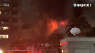高雄鳳山大樓凌晨火警 母女嗆傷送醫