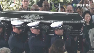 巴西球王比利安葬 23萬人瞻仰靈柩道別