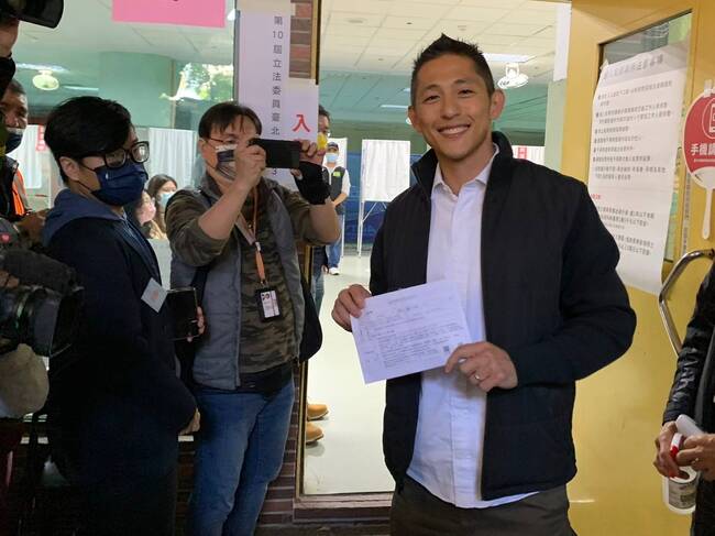 立委補選王鴻薇以5780票勝出 吳怡農：不代表正向選舉失敗 會繼續努力 | 華視新聞