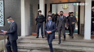 蔣經國逝世35周年　蔣萬安謁陵拭淚緬懷