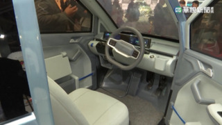 印度首款太陽能車原型車　車展中亮相