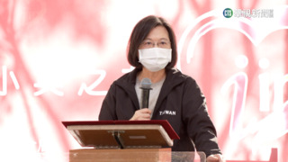 蔡總統送暖 千包白米.泡麵.現金贈上千弱勢