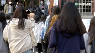 南部高溫飆破30°C 學測當天考生險"寫到熱暈"