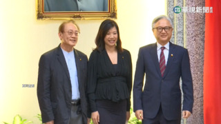 立委吳欣盈臉書曬年夜飯　暗藏董娘「兔年巧思」