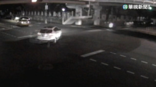 急看未滿月新生兒　新手爸路口撞車骨折