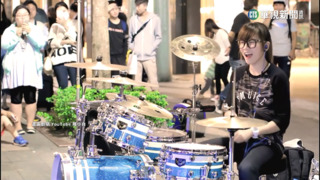 羅小白消失信義區　怒控街頭藝人抽好玩的