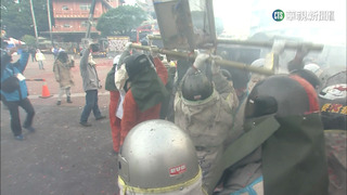 台南鹽水蜂炮起炮　沿街開炸熱鬧滾滾