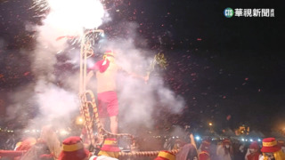 元宵傳統大不同　台東炸寒單.北埔「油笐火」人潮滿滿