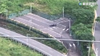 草嶺櫻花祭人潮滿　新建停車場成甩尾練習場？！