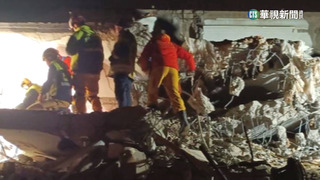 台灣搜救隊搶命　救出一受困女CPR送醫救活